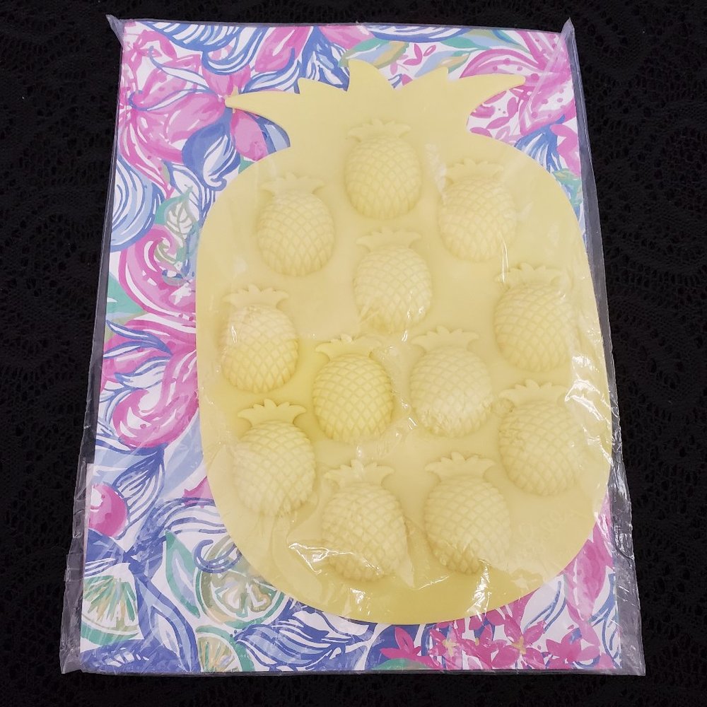 🤩3/$15! NEW IN PACKAGE Lilly Pulitzer silicone ice cube / candy tray / mold
